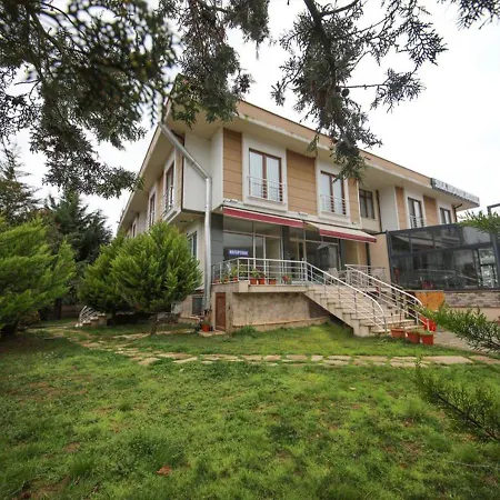 Sea House Bed & Breakfast 3*